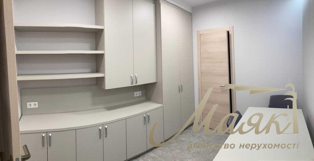 Офіс, метро Оболонь 3 хв пішки, пр. Оболонський, 1