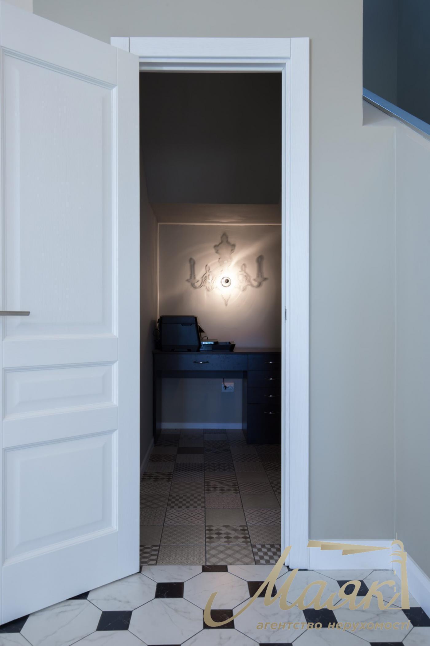 Продаж будинку в с. Гатне, Київська область, одеський напрямок