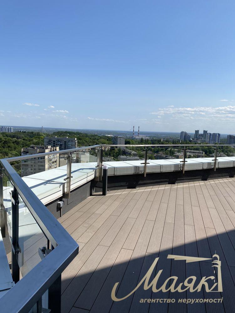 Rent two-storey penthouse with terrace in Pecherskaia