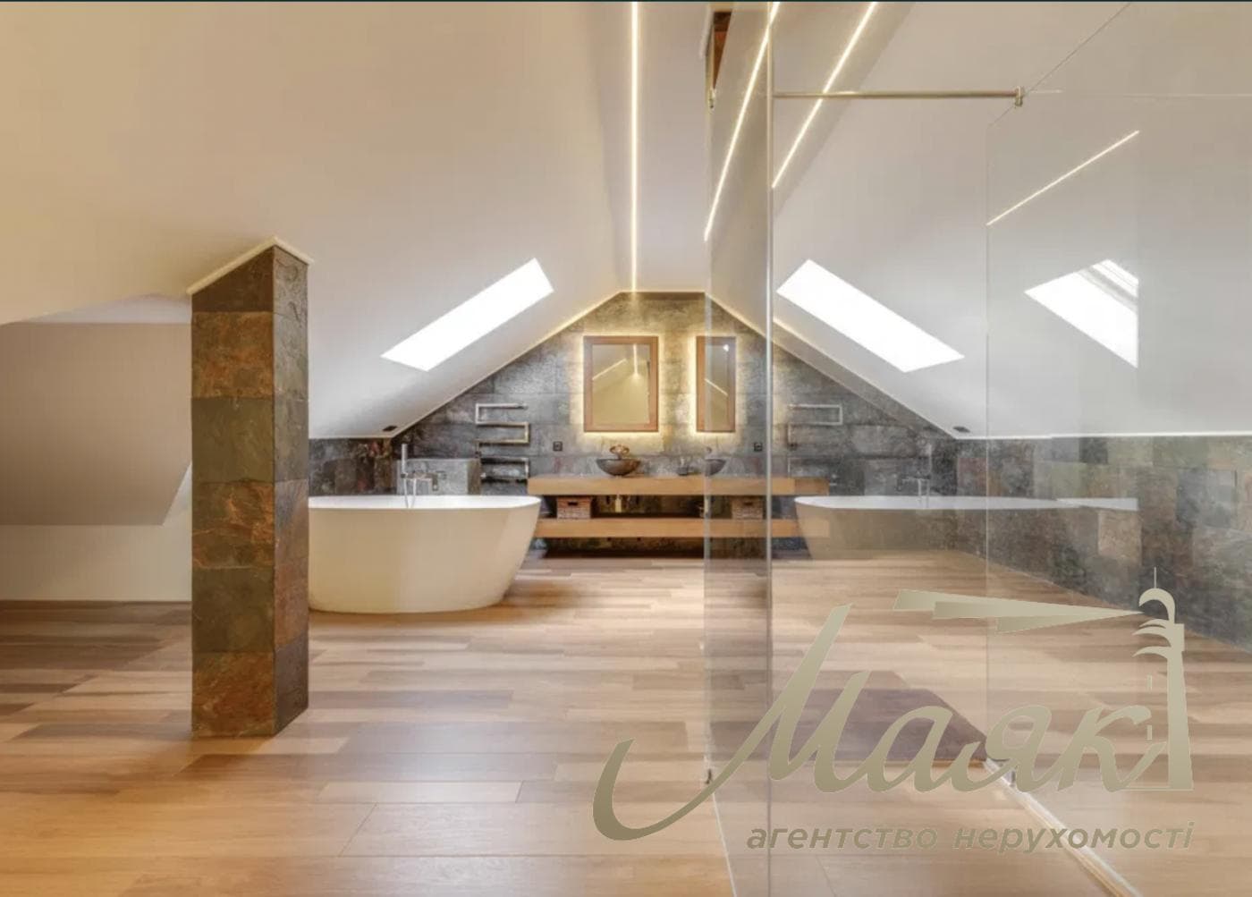 320 m² house for rent in Koncha-Zaspa. Cleaning and gardening services included