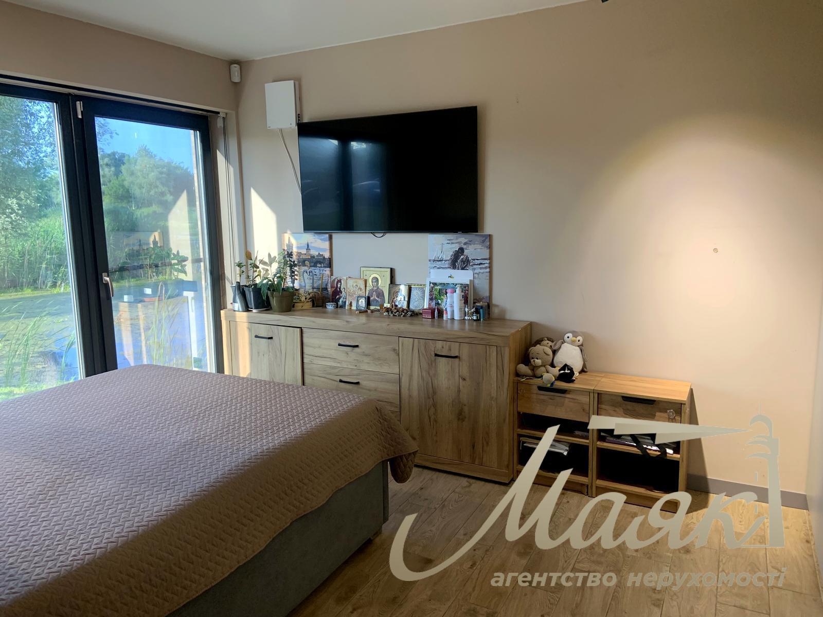 Продаж одноповерхового будинку з прямим виходом до річки - Голосіївський район, Київ, Чапаєвка/Віта-Литовська.