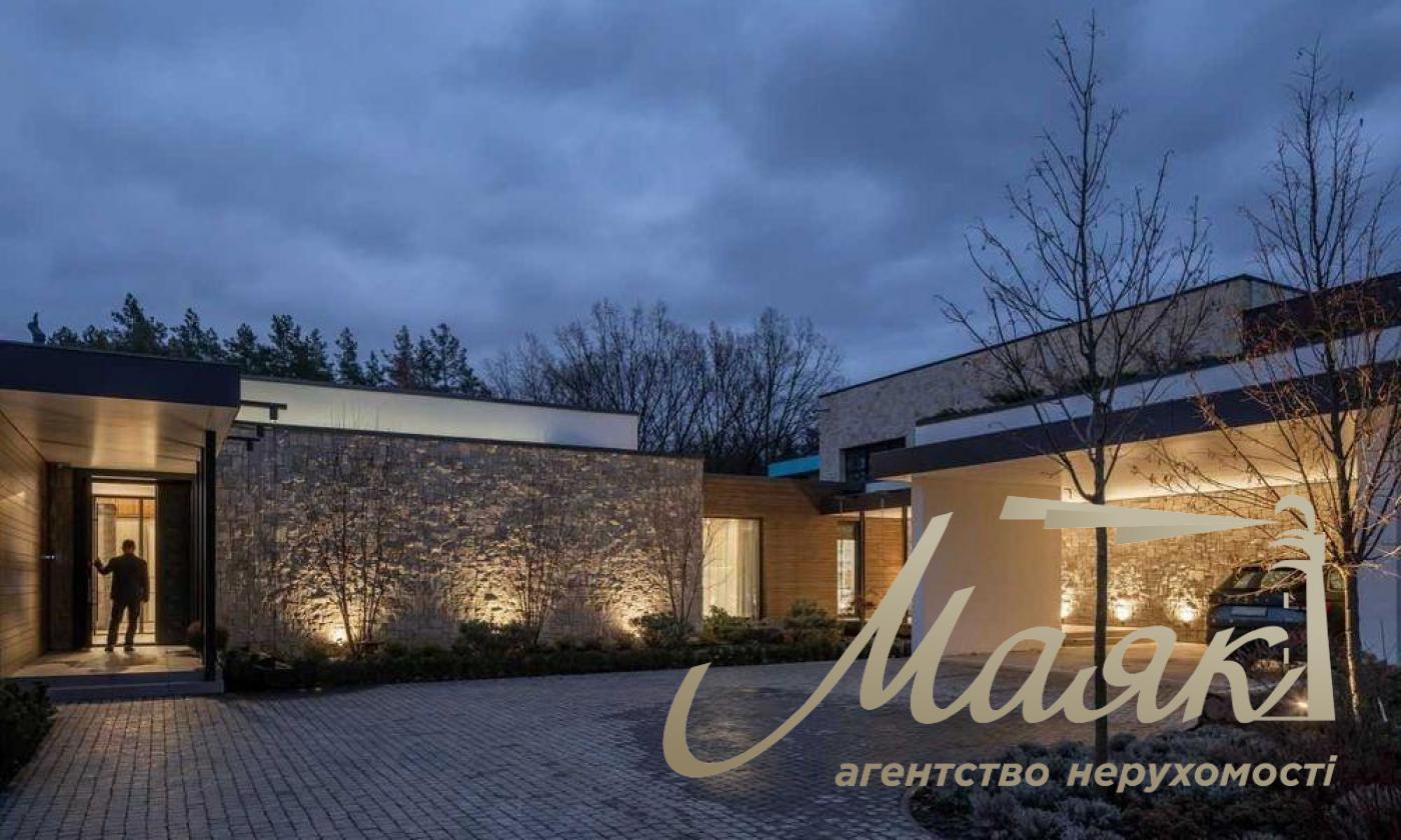 Sale of house 500m2 in the village of Lesniki