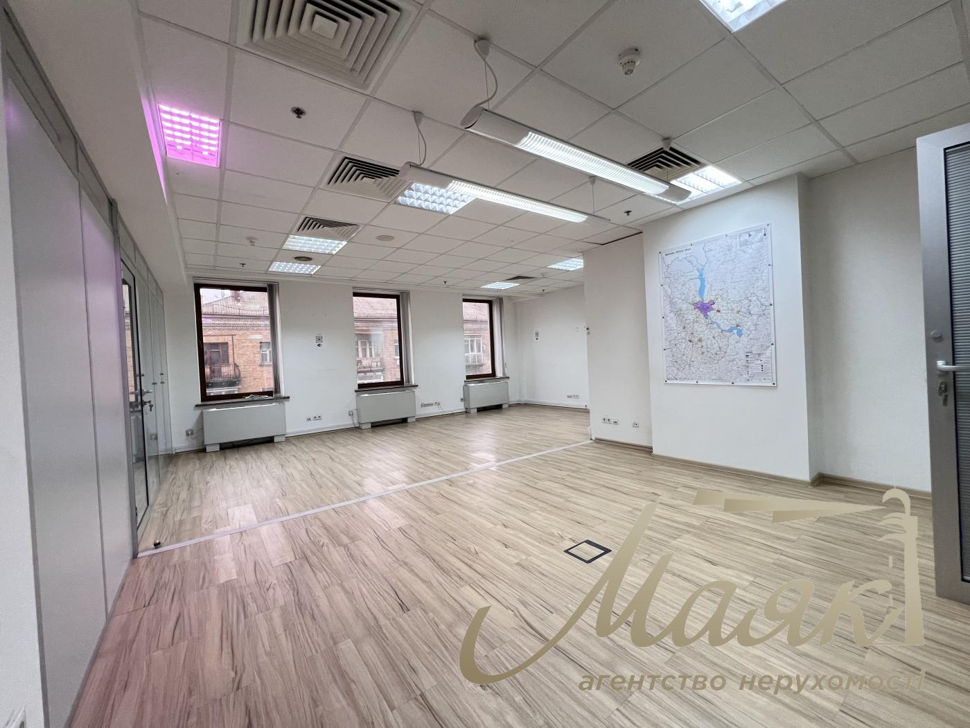 Оренда офісу 285 кв.м. в БЦ Леонардо вул.Богдана Хмельницького 52/17