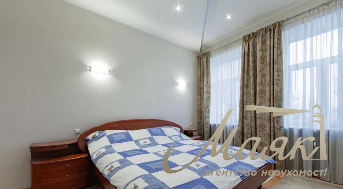 Продаж 4к дворівневої квартири вул. Дарвіна, Липки