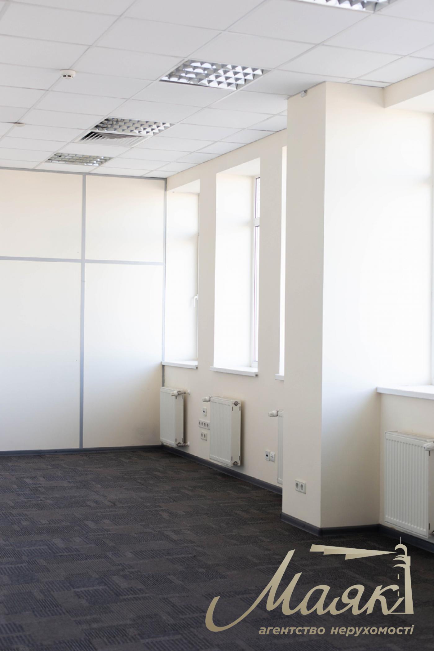 Rent office 693m2 in BC on Pimonenka street 13, Shevchenko district.