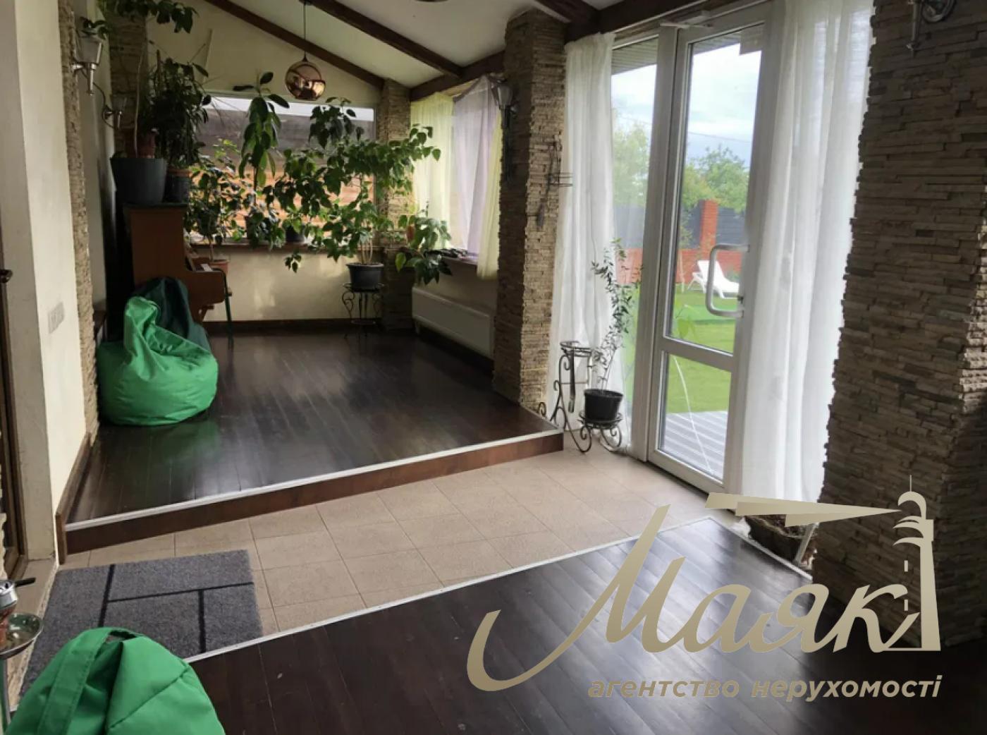 Rent a house 350m2 Osokorki, 1st East-far lane