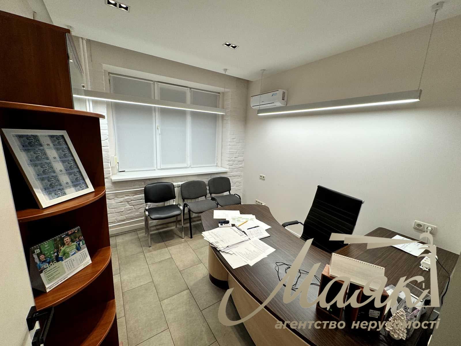 Оренда офісного приміщення (272 м²) у центрі, вул. Шовкова, 7-А