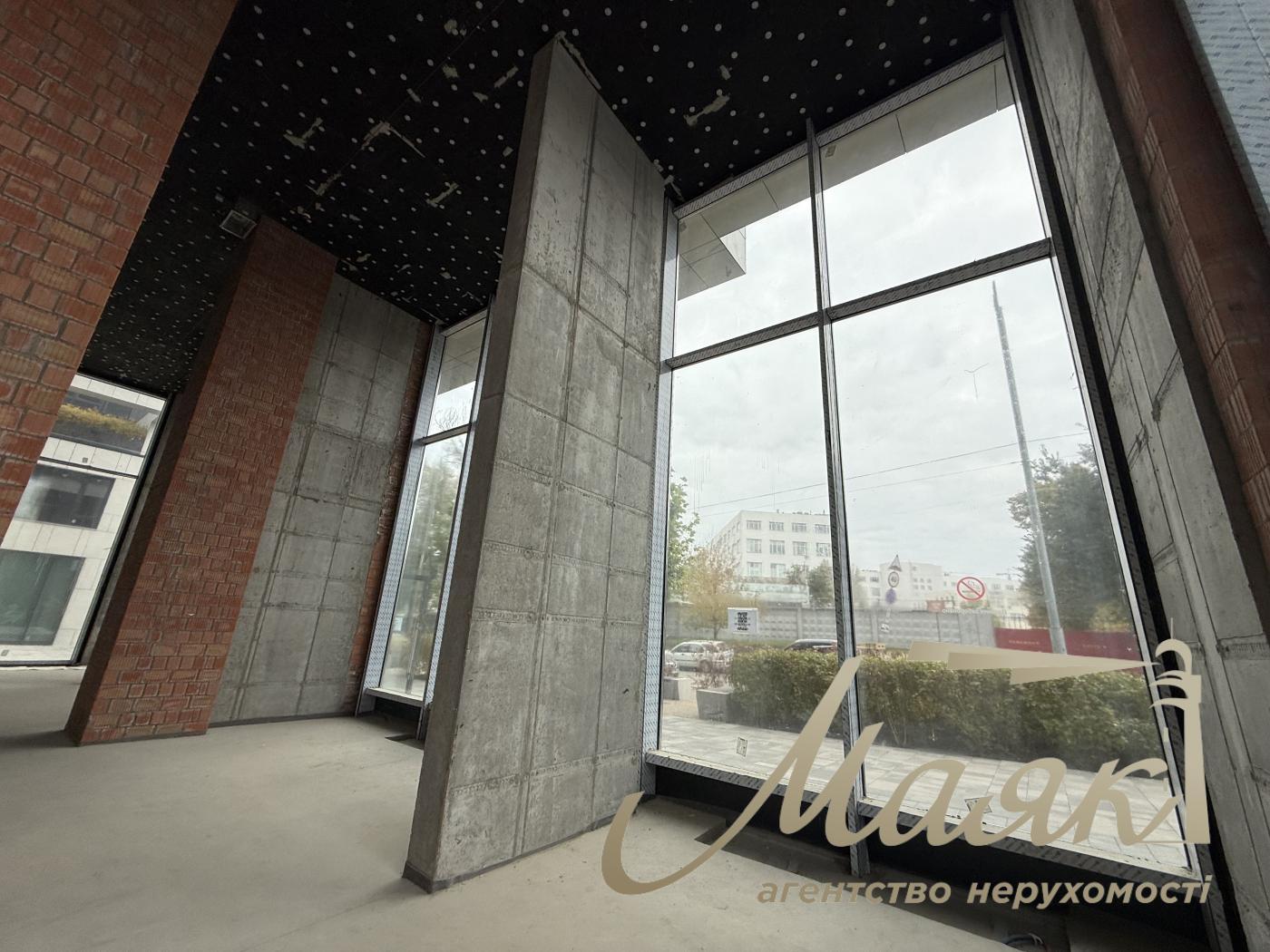 Продажа фасадного коммерческого помещения 244 м² в UNIT.Home, ул. Гарета Джонса/Семьи Хохловых, Шевченковский район.