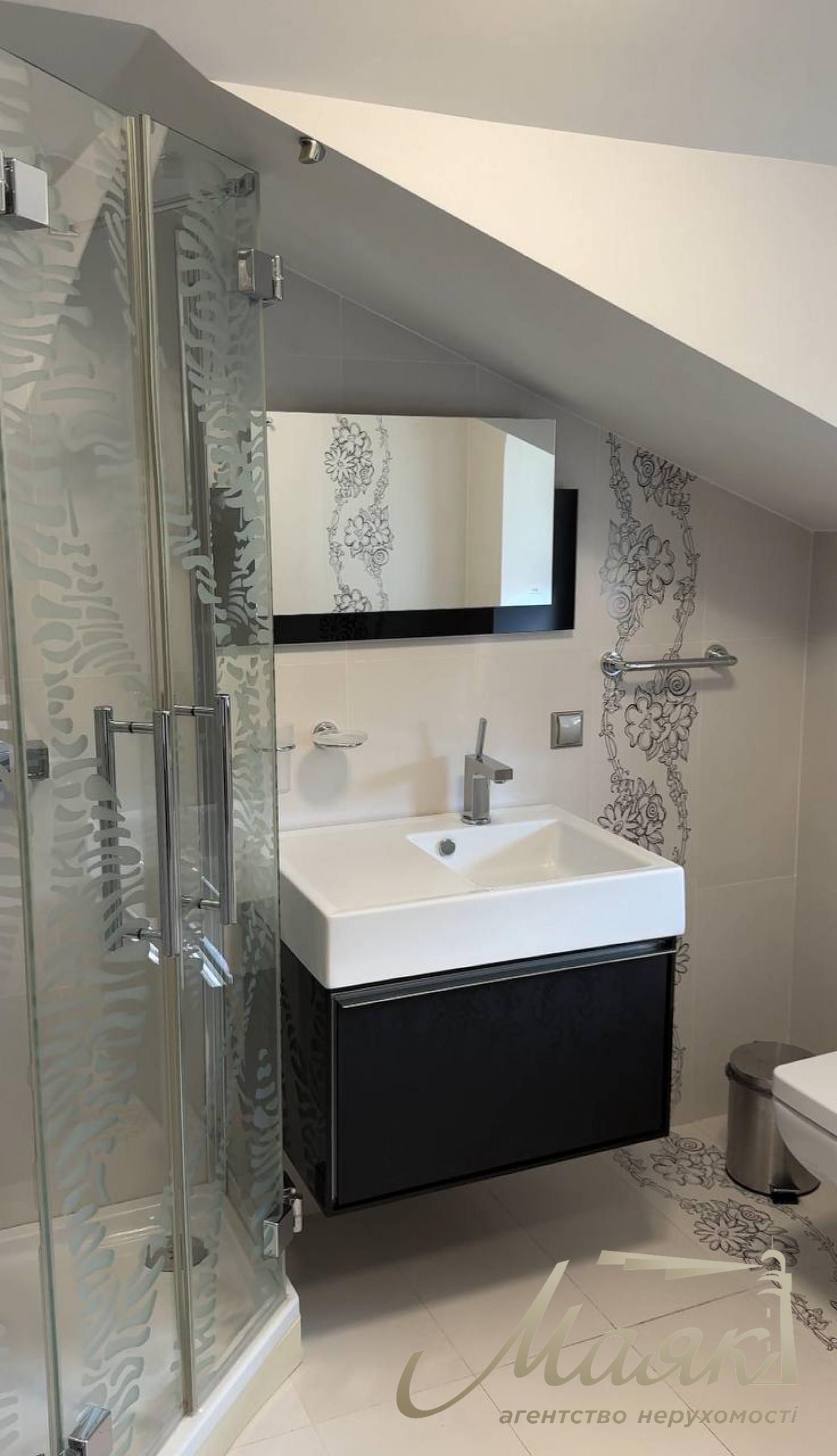 Оренда будинку 650м2 на 60 сотках землі на Хуторі Мриги, Голосіївський район.