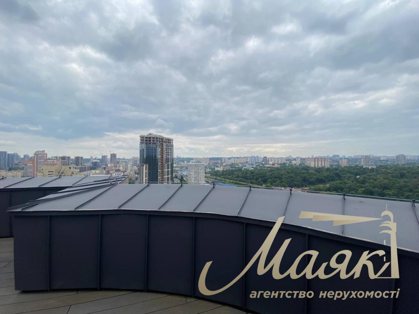 Rent of a three-story penthouse in the Atlantic residential complex at 118 Antonovich Street