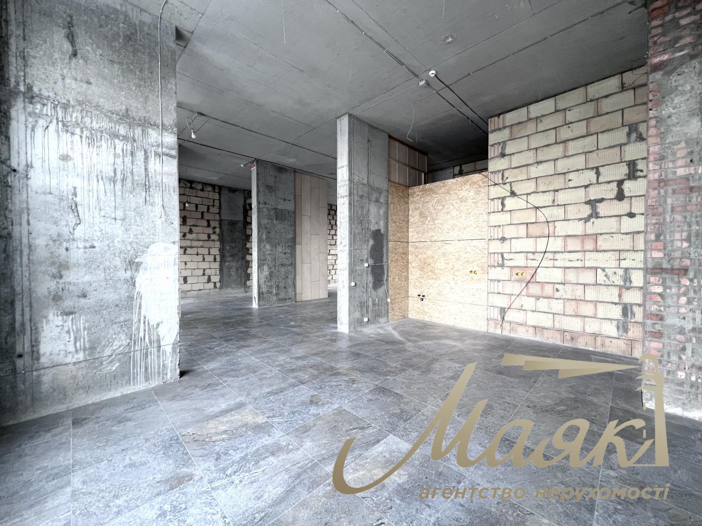 Rent a facade premises of 125 sq.m. on Narodnoe Opolchenie Street in Sky Avenue Residential Complex