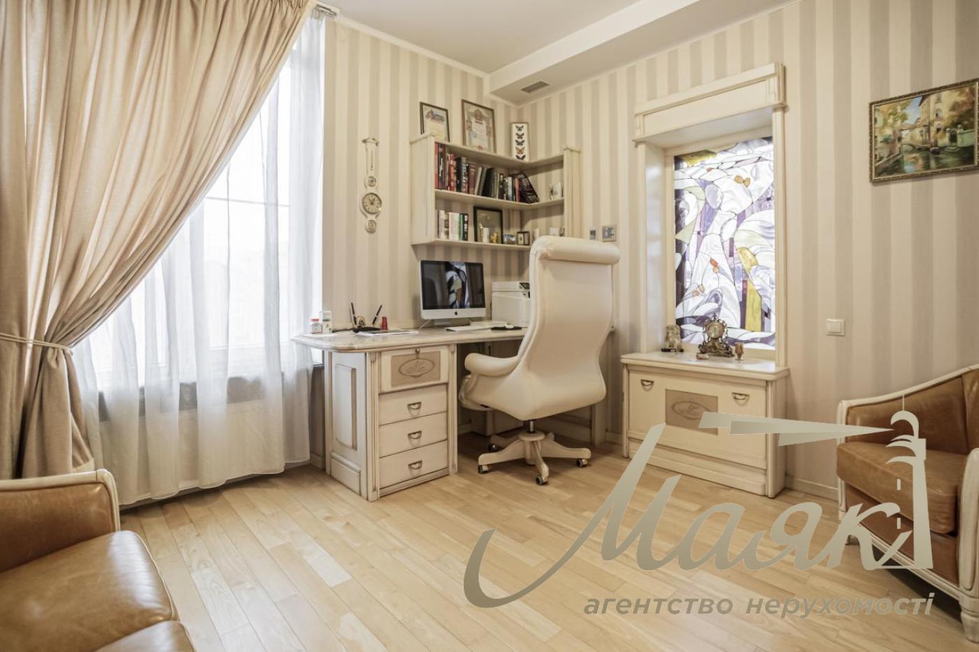 Продаж 4-х кімнатної квартири, 160 м2 у ЖК Diplomat Hall Дипломат Хол Жилянська