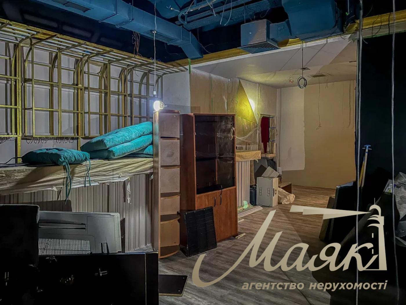 Commercial premises for rent 637m2 on Lesya Ukrainka 34, Pechersky district.