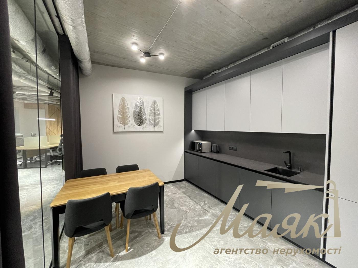Аренда дизайнерского офиса 120м2 в ЖК Busov Hill, Печерск