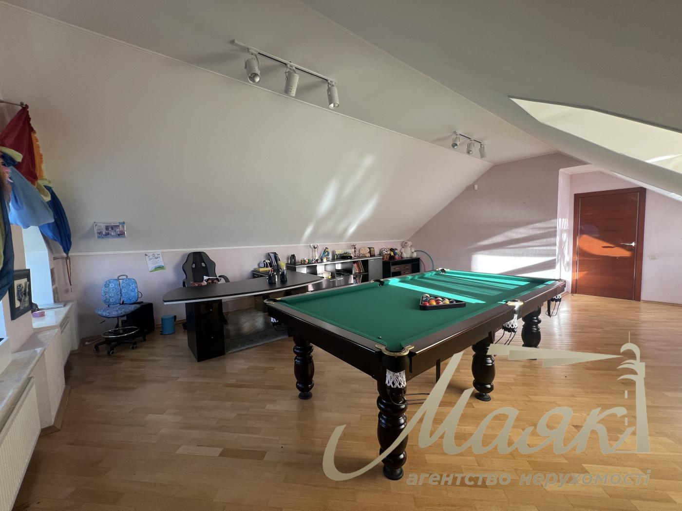 Rent of a 3-storey house 460m2, Goloseevsky district, Myshelovka.