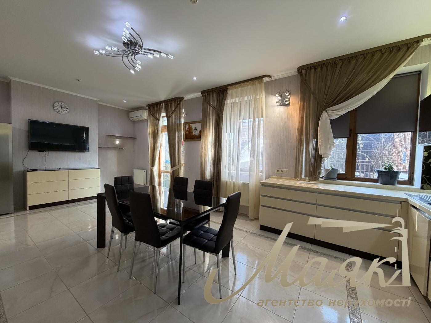 Rent 2-storey house 220m2 in. Ivankovici/Kruglyk, KG "Maetok"