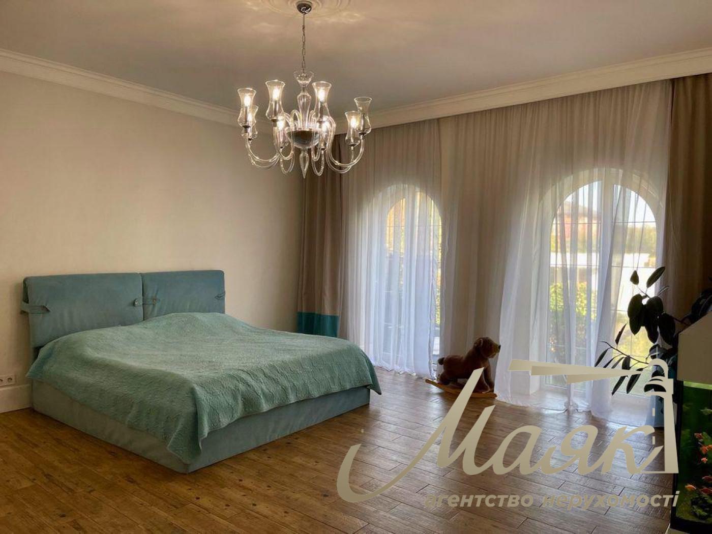 Продаж будинку (420м2) у Києво-Святошинському р-н, с. Гатне