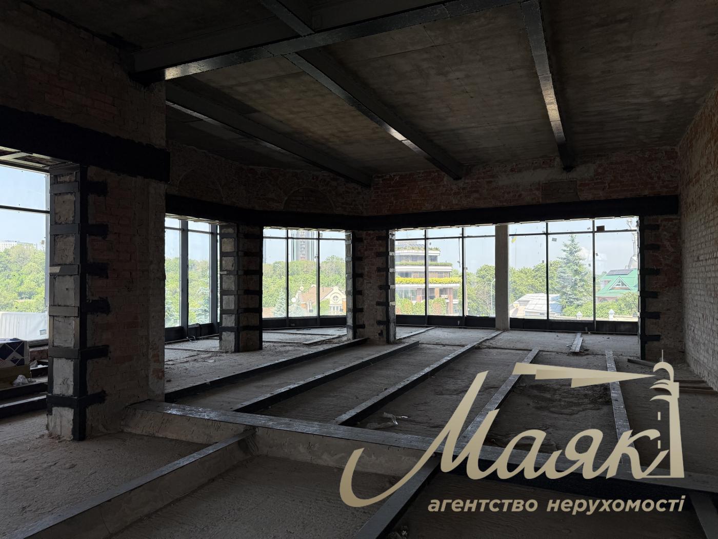 Продаж цілої будівлі в самому центрі Києва вул. Мічуріна, Звіринець, Київ біля IQ Бізнес центру