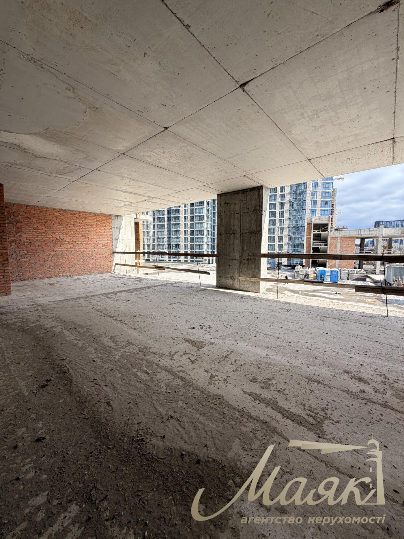 For sale 3-bedroom apartment (can be used as an office) LCD Novopecherskie Lipki, Verkhoglyada St. (Dagomirov)