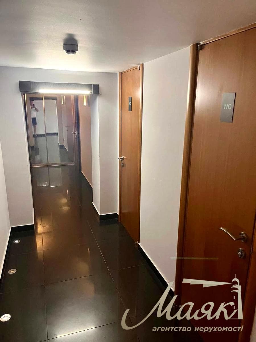 Аренда офиса 250м2 в ЖК по ул.Малевчиа 83, Дворец Украины.