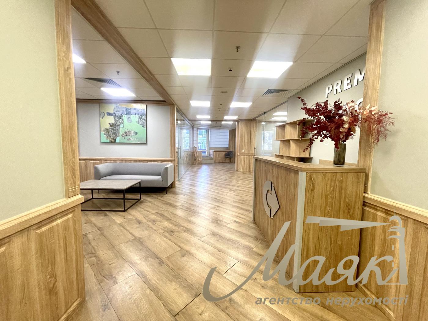 Office for rent 170m2 with terrace Volodymyrska str. 12 Center Shevchenko district