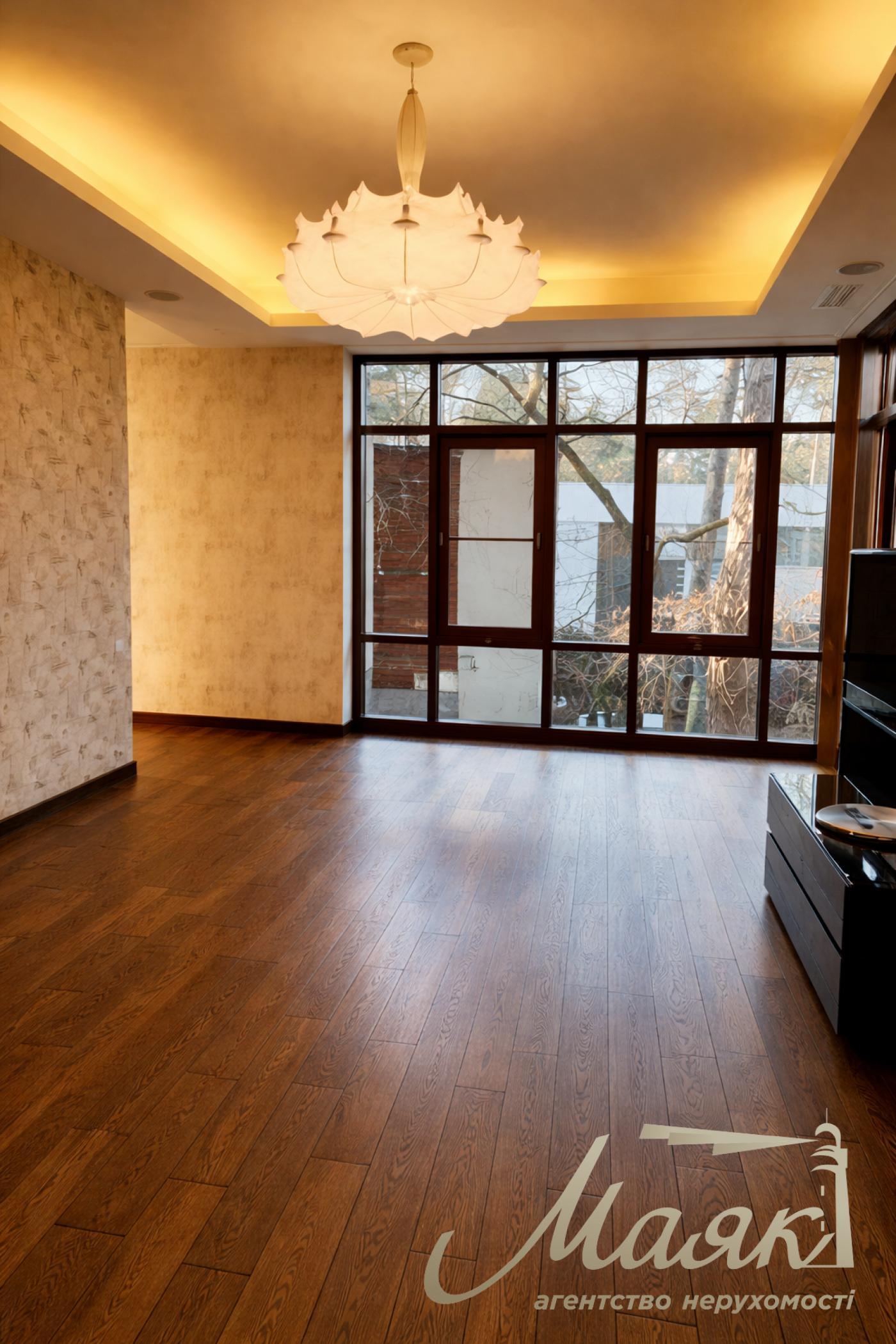 Оренда будинку в Плютах, Обухівський напрямок, 435 м², 28 соток, SPA-зона.