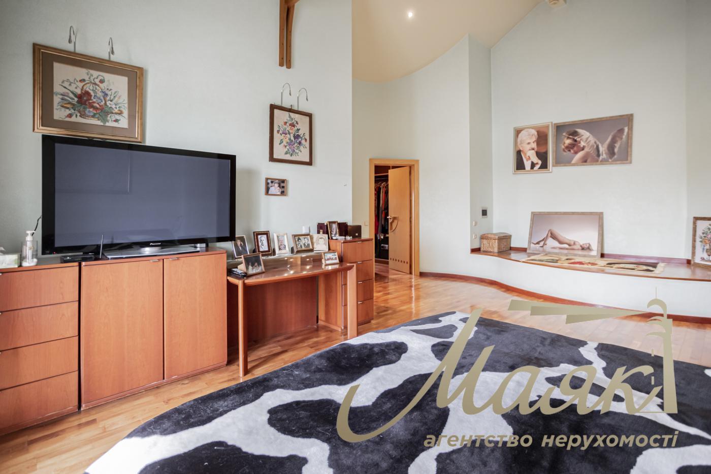 Sale of a house in the residential complex "Golden Gate", Kozin village.