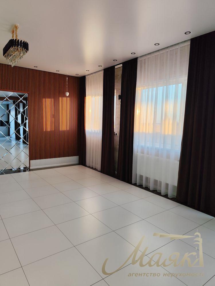 Продаж нового будинку загальною площею 275 м² на доглянутій ділянці 8,7 соток с. Гореничі