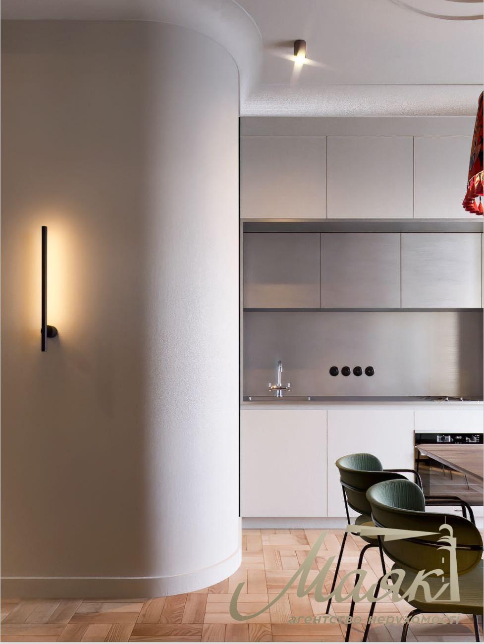 For sale 2-bedroom apartment, 57 m², Darvina str. 1, Lipki district, Pechersk, Kiev