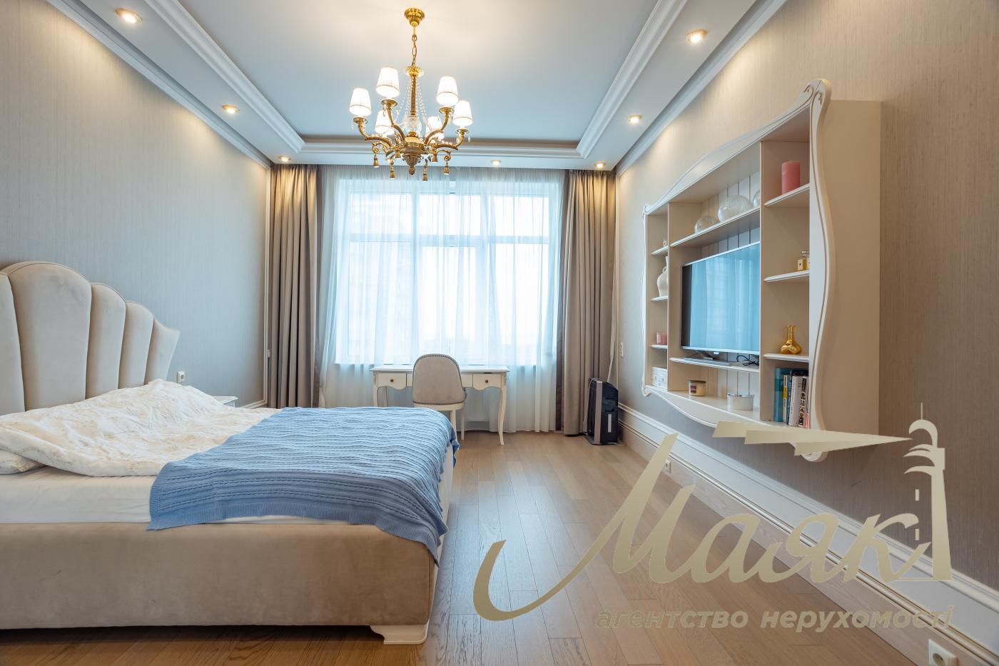 Rent 3-bedroom apartment LCD Novopecherskie Lipki, Verkhoglyada street (Dragomirov)