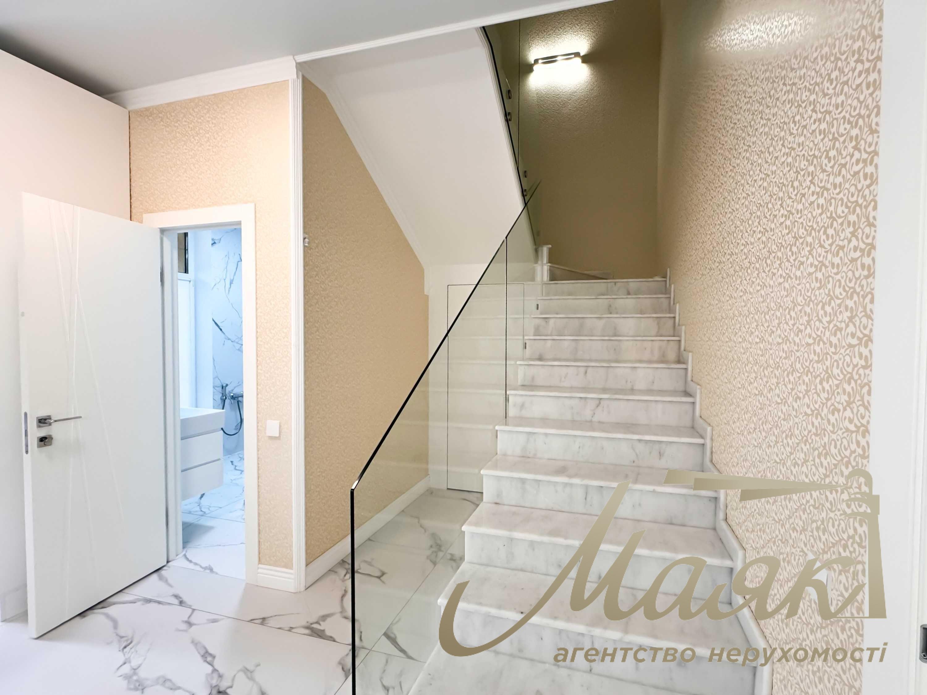 Продаж будинку лісова Буча, з ремонтом 220 м, 10 соток, басейн