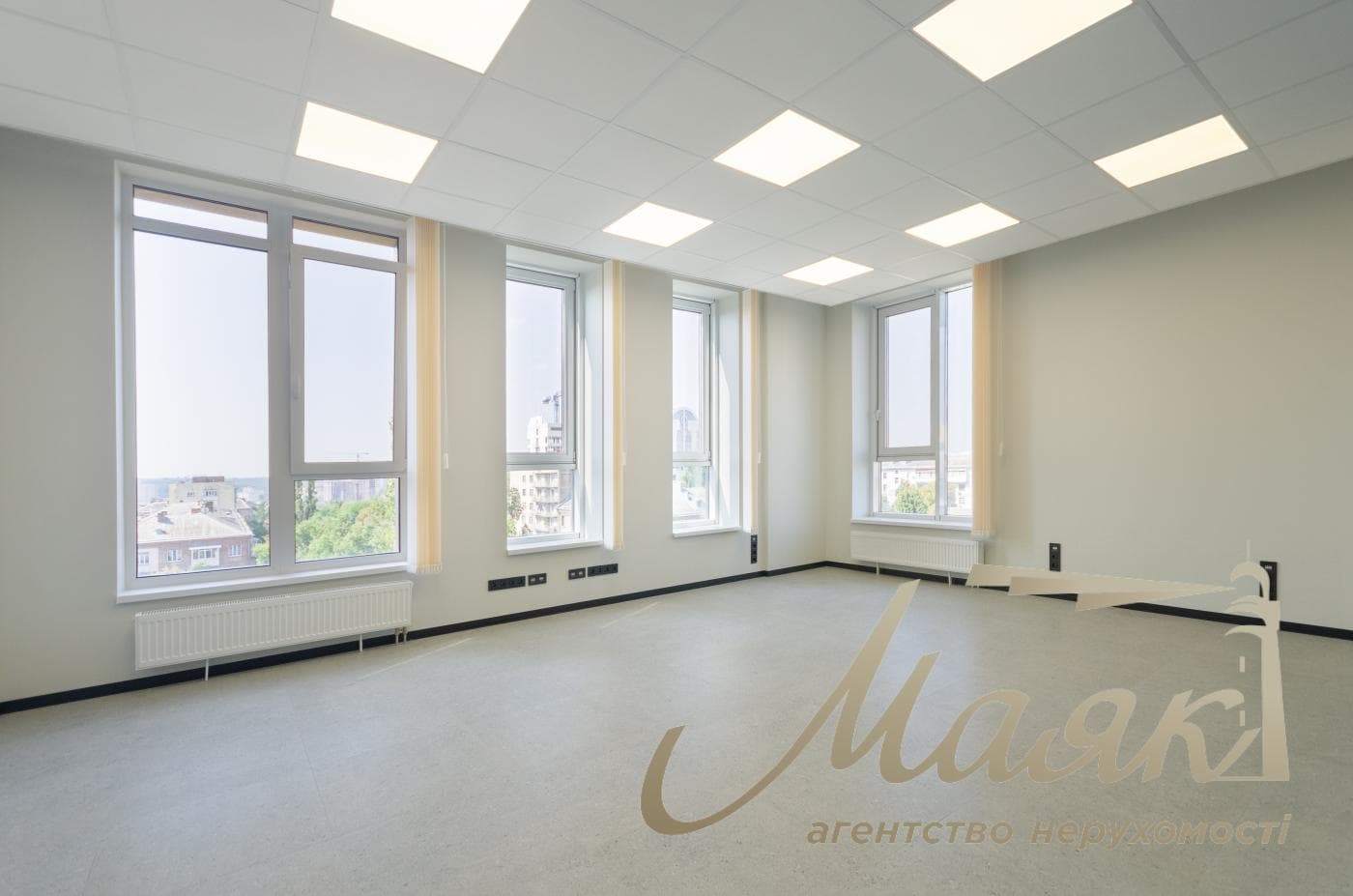 150 m² office space for rent in the Richmond residential complex, 26 McKenna Street; equipped with an inverter.