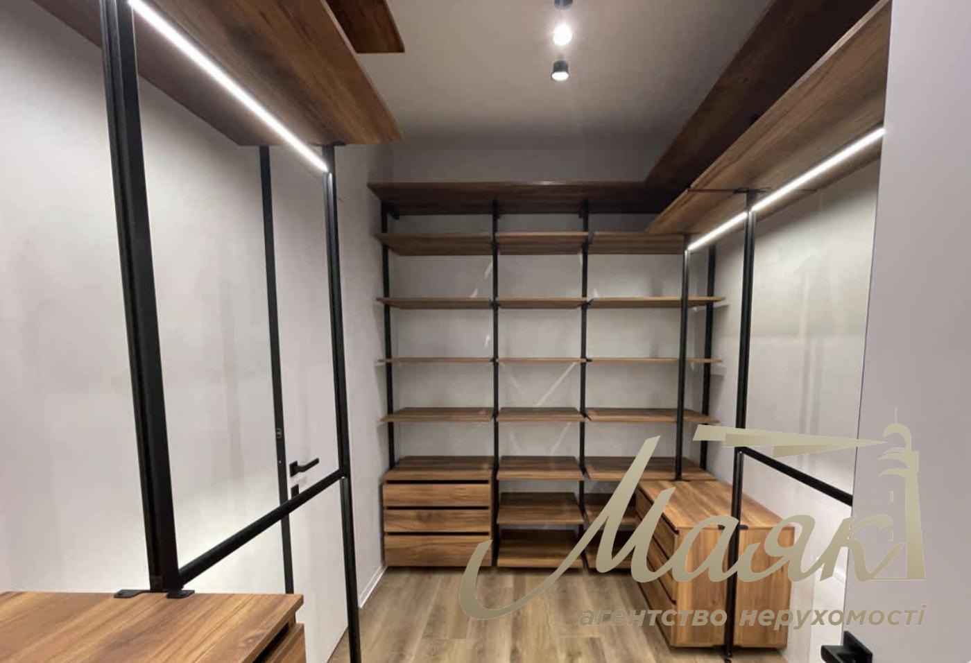 Продаж будинку 385м2 у КМ "Нова Ходосівка" в с. Ходосівка, Києво-Святошинський район.