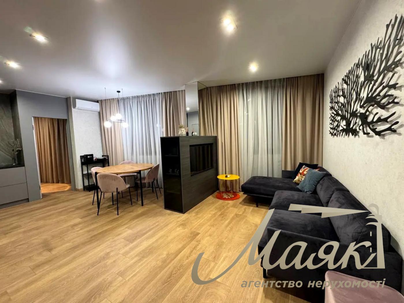 Аренда 3-комнатной квартиры в ЖК "New York concept house", Центр