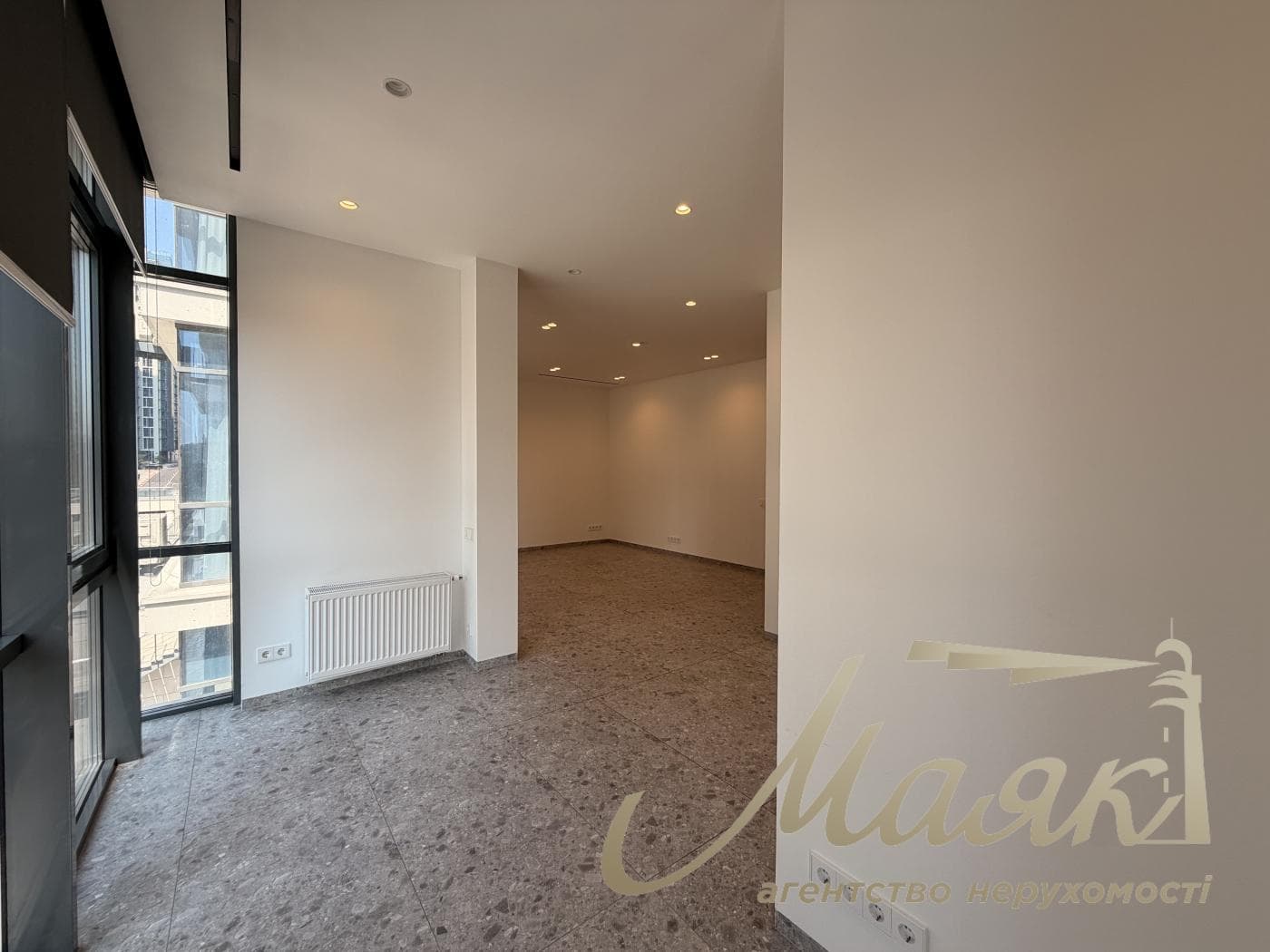 Space for rent (55 m²) in the Novopechnye Lipki residential complex, Dragomirova Street