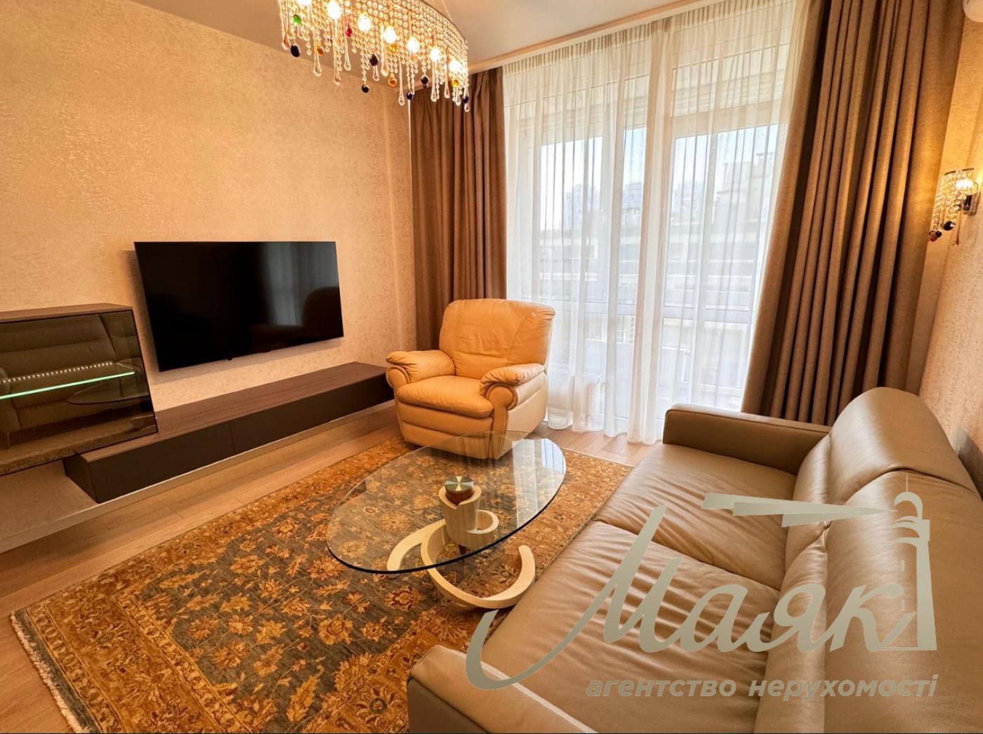 Rent 3-room apartment, "Hofmann House", Center, (There is always electricity)