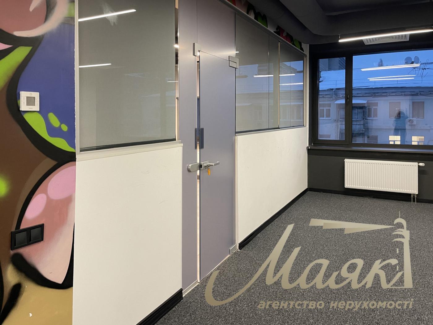 Аренда офисного помещения 561м2 в БЦ по ул.Саксаганского