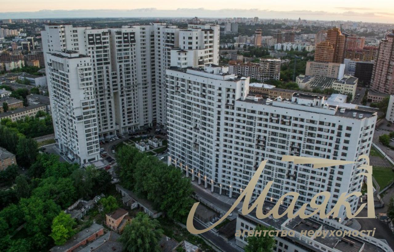 Продаж фасадного приміщення 300м2, Панорама на Печерську