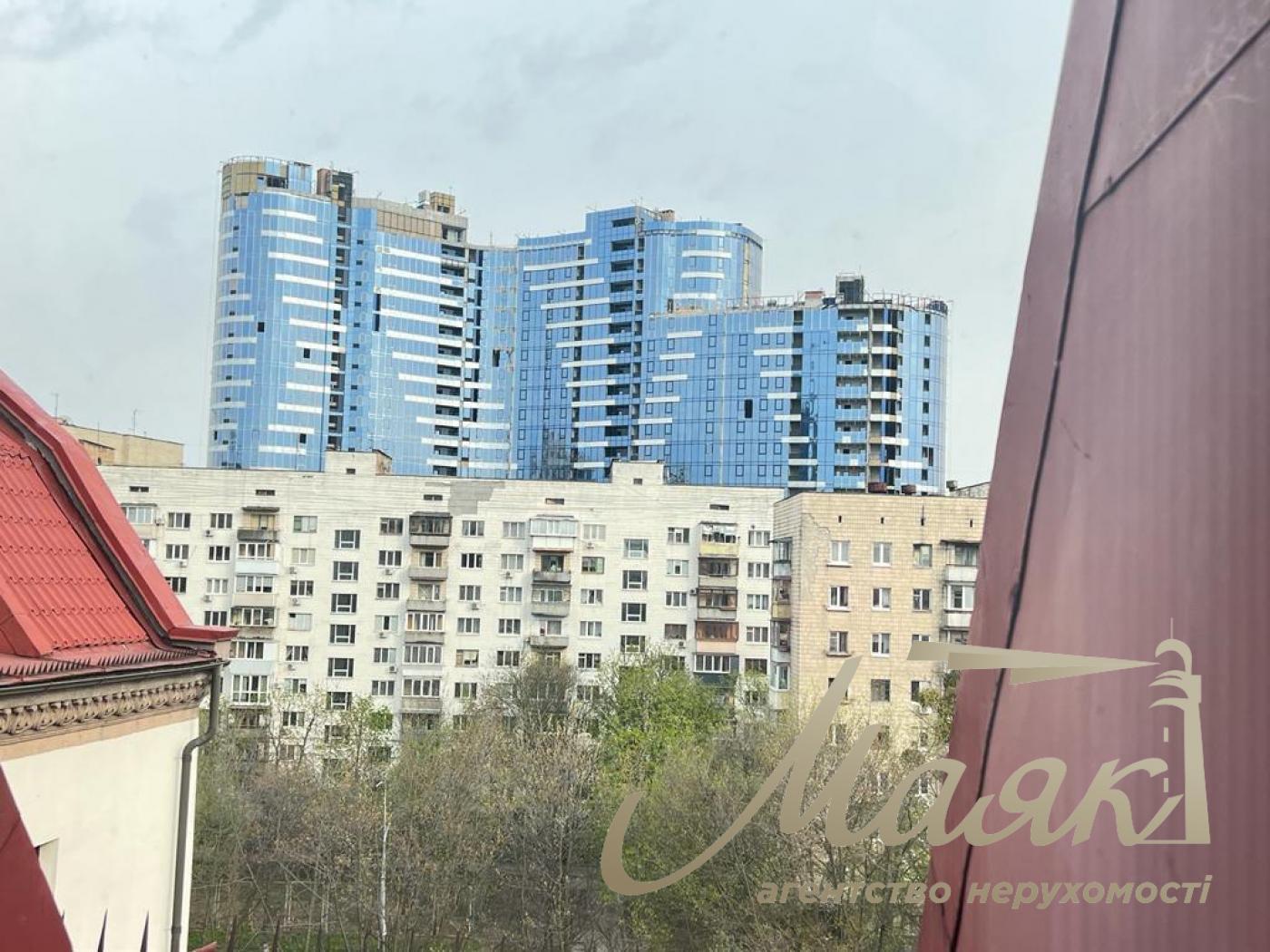 Аренда офиса 723 кв.м  Маккейна Дружбы Народов Печерск Центр