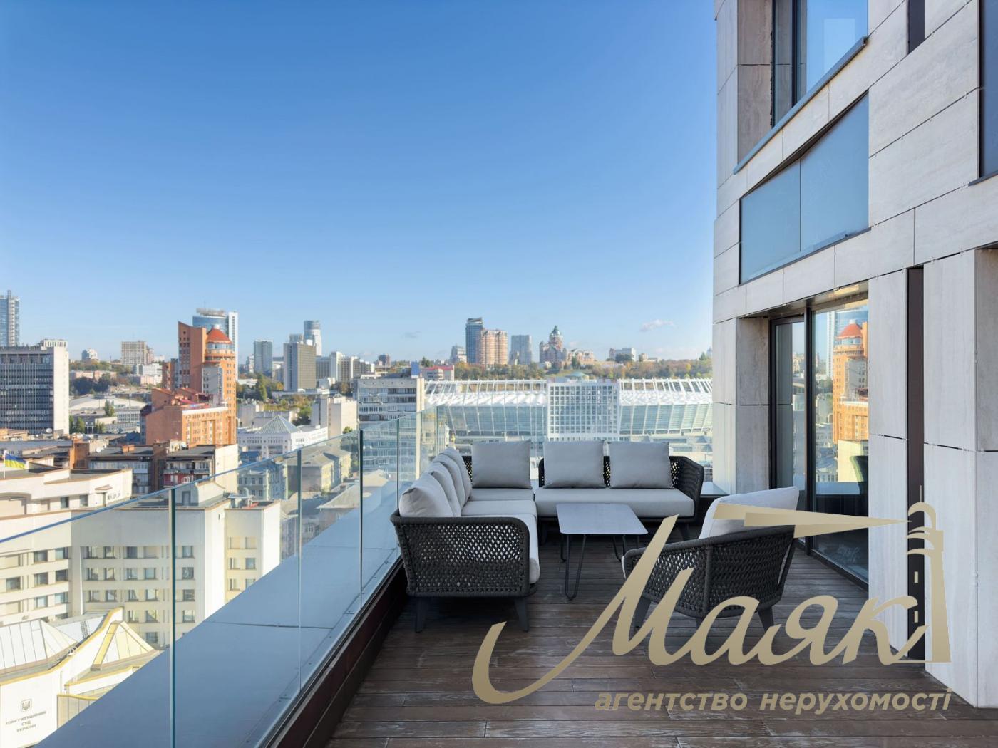 Rent of an exclusive apartment 300m2 in the residential complex Chicago Central house, Antonovicha st. (Gorky), 44