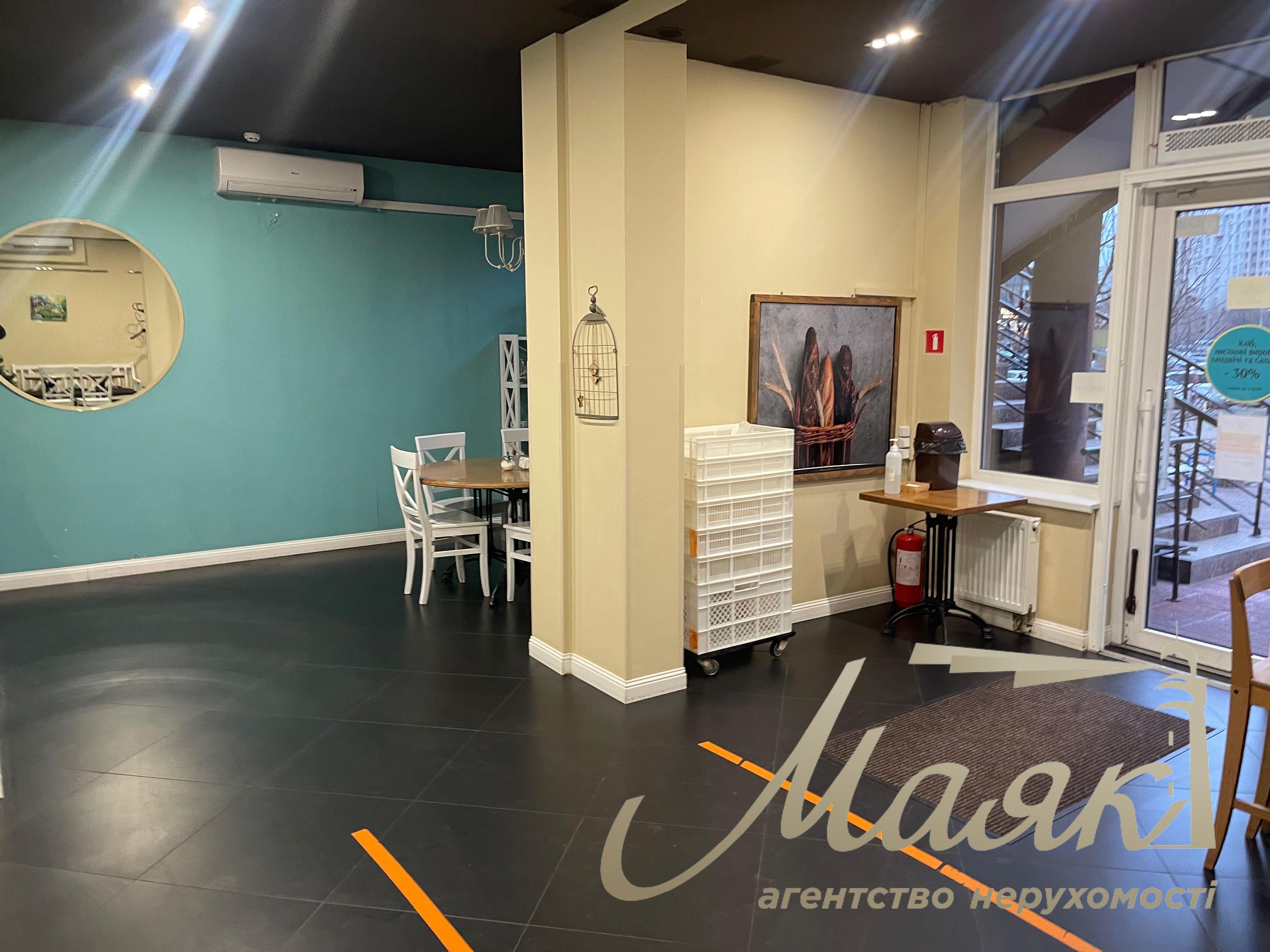 Оренда комерційного приміщення по вул. Анни Ахматової 32/18, біля River Mall