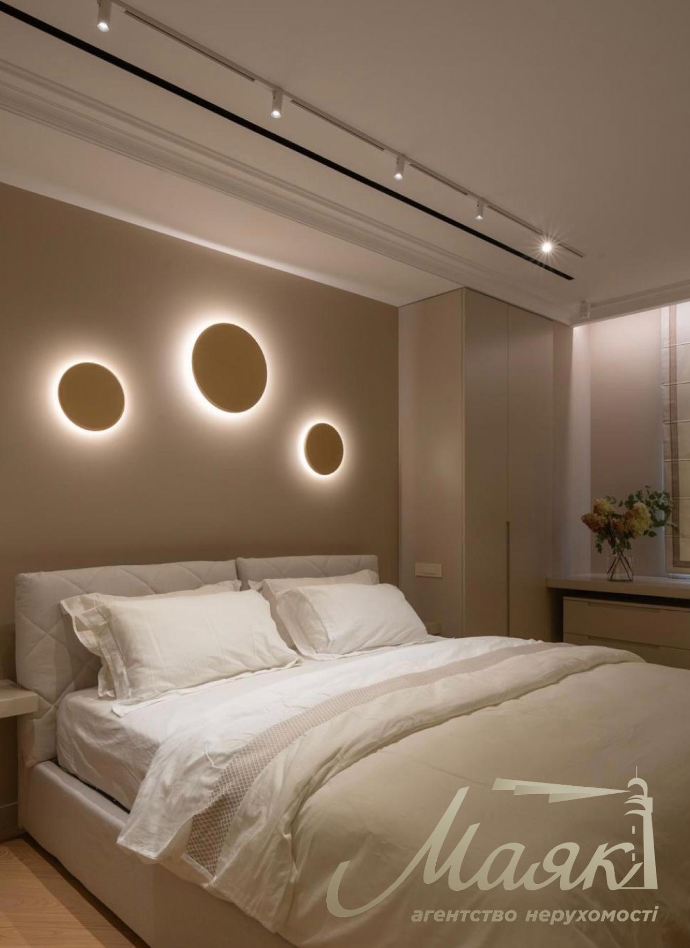 Продаж квартири в ЖК Да Вінчі, вул. Олеся Гончара 35, історичний центр Києва