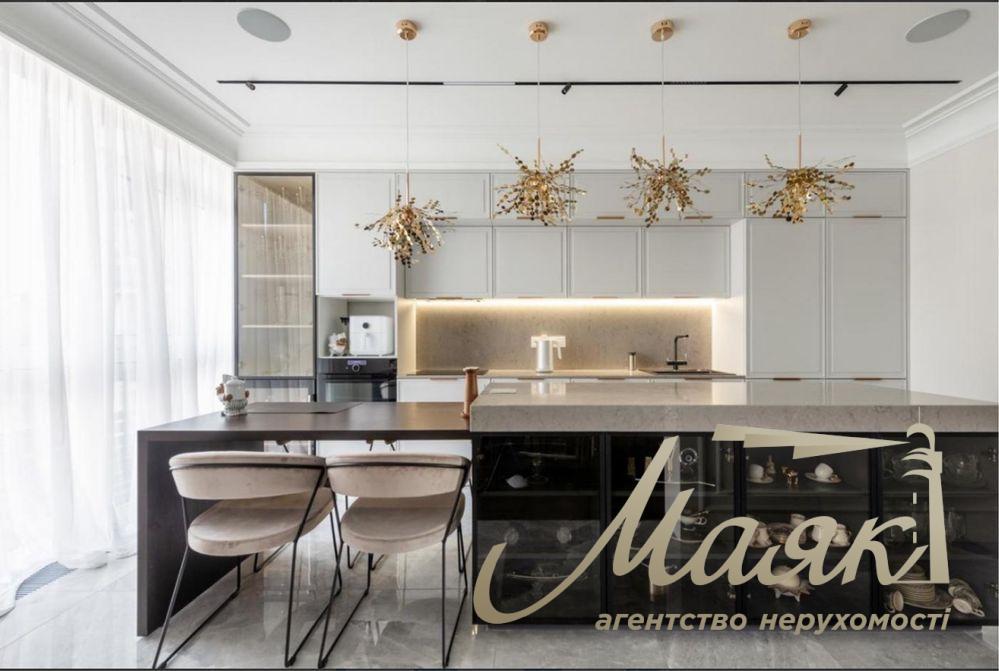 Продаж просторої 5-кімнатної квартири в ЖК "Французький квартал 2" , вул. Джонна Макейна, Печерський район.