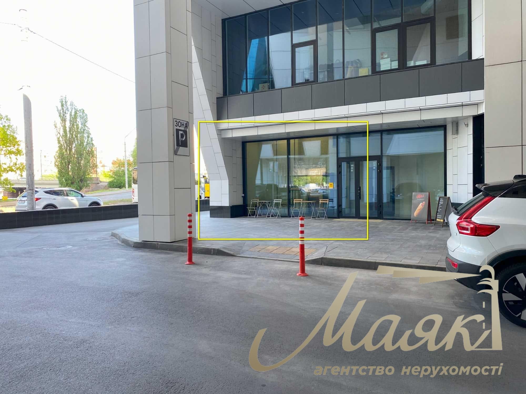 Продаж фасаду ЖК Manhattan, кафе 17,8+12 м, ФАСАД