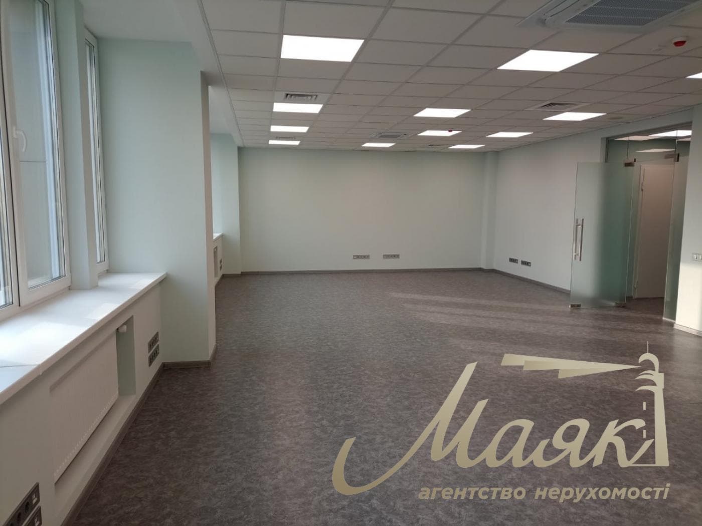 Аренда офиса в БЦ на Лескова 9, Печерск, есть генератор.