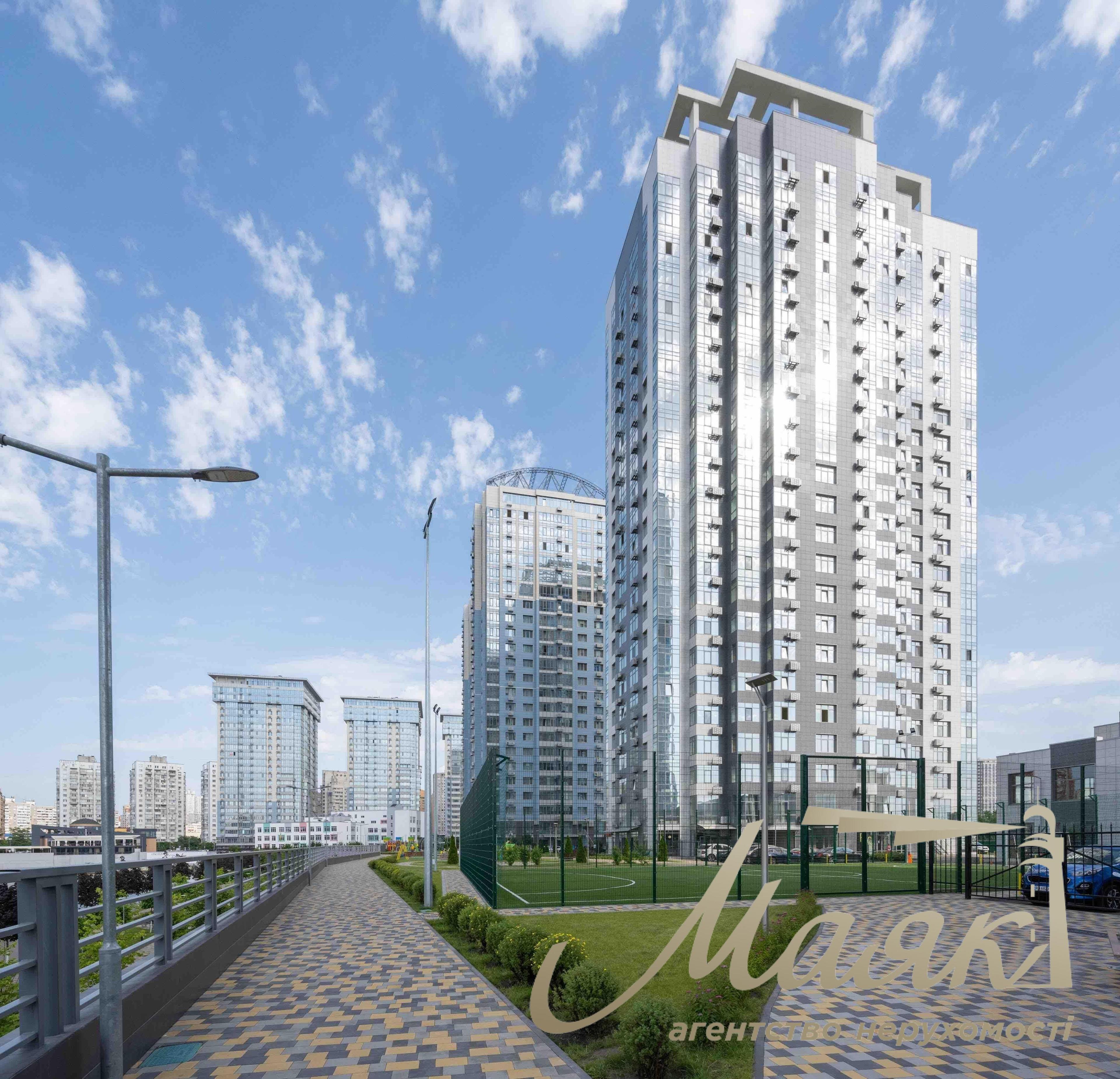 Продажа коммерции 212м2 под кафе, ЖК River Stone