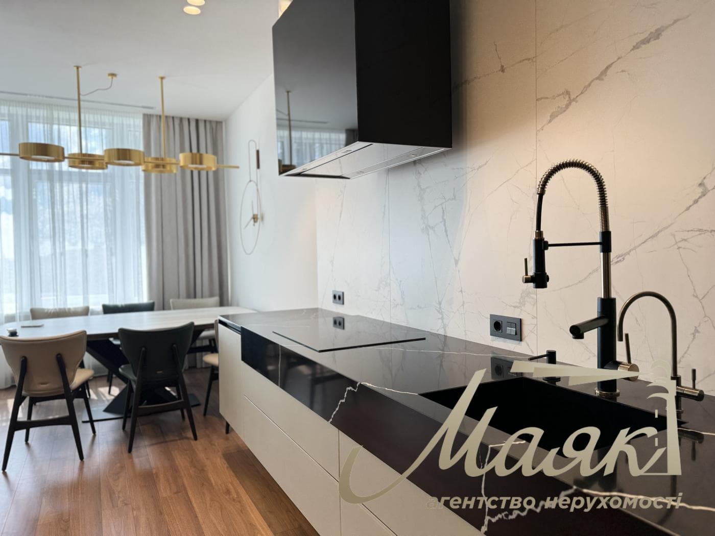 Продажа 3к квартиры 150м2 в ЖК Новопечерские липки, Драгомирова 17, Печерск, Киев