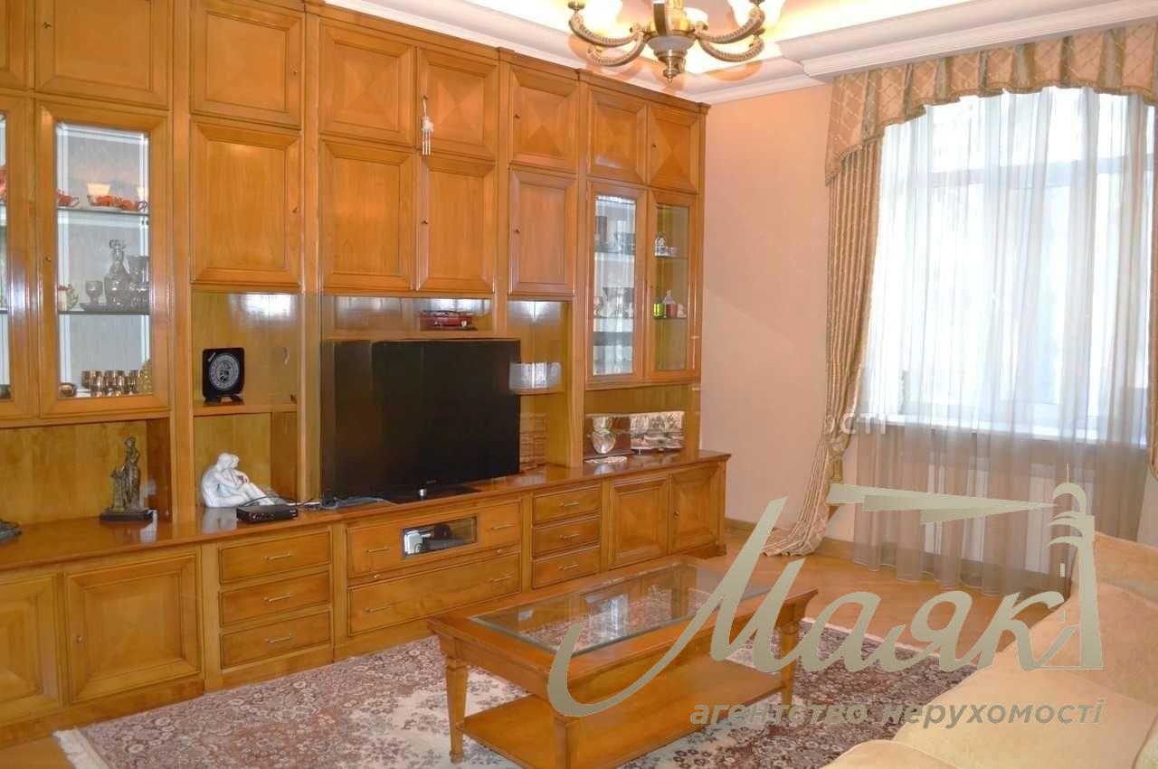 Продаж 2-комнатной квартиры 65.2м2 ул. Банковая, 1, рядом с Администрацией Президента