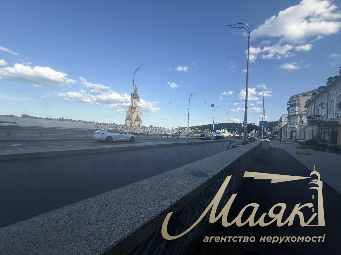 Аренда фасадного помещения 130м2, клубный дом Illinsky House.