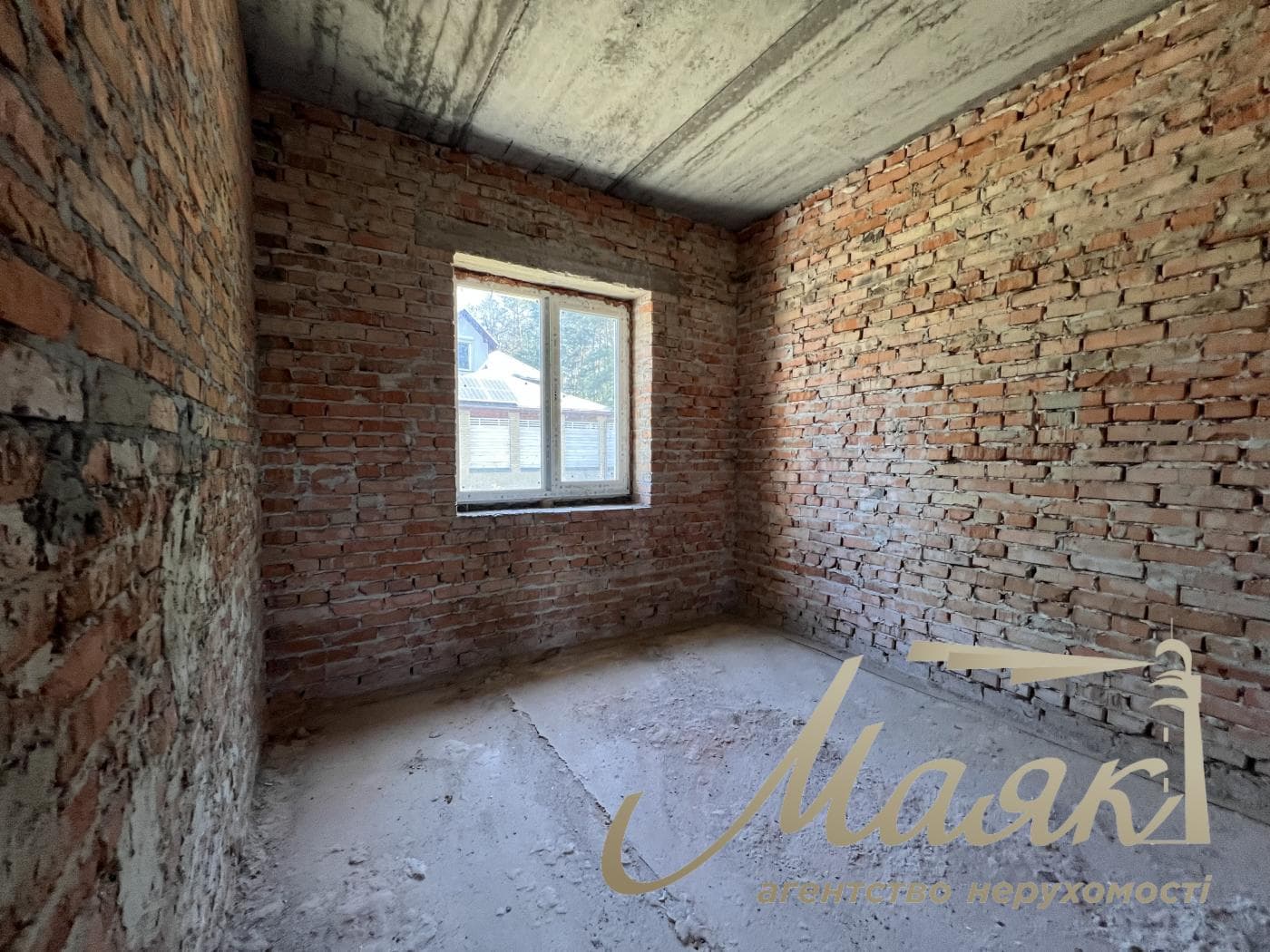 Capital brick house for sale 270m2 near Kiev, Novoobukhivske direction